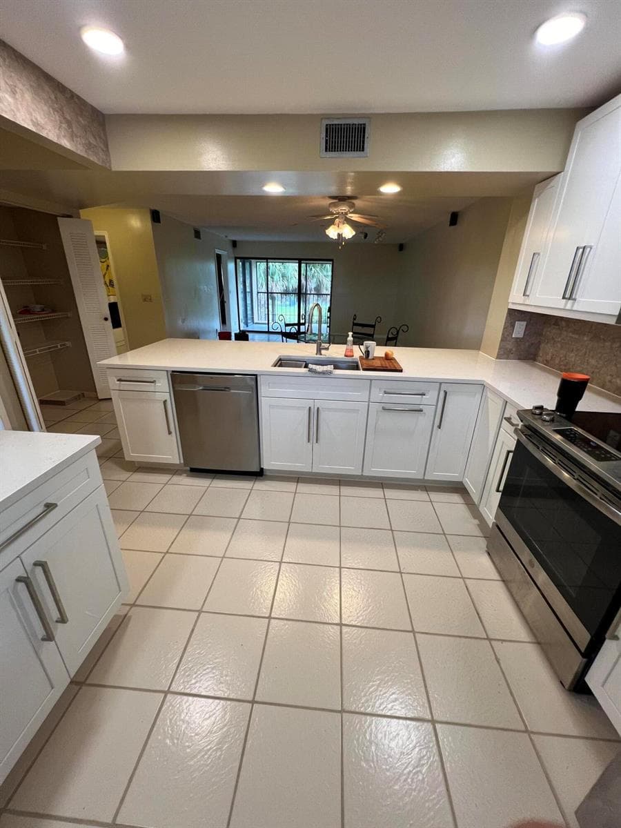 960 NW 45th Street B-6 photo 6