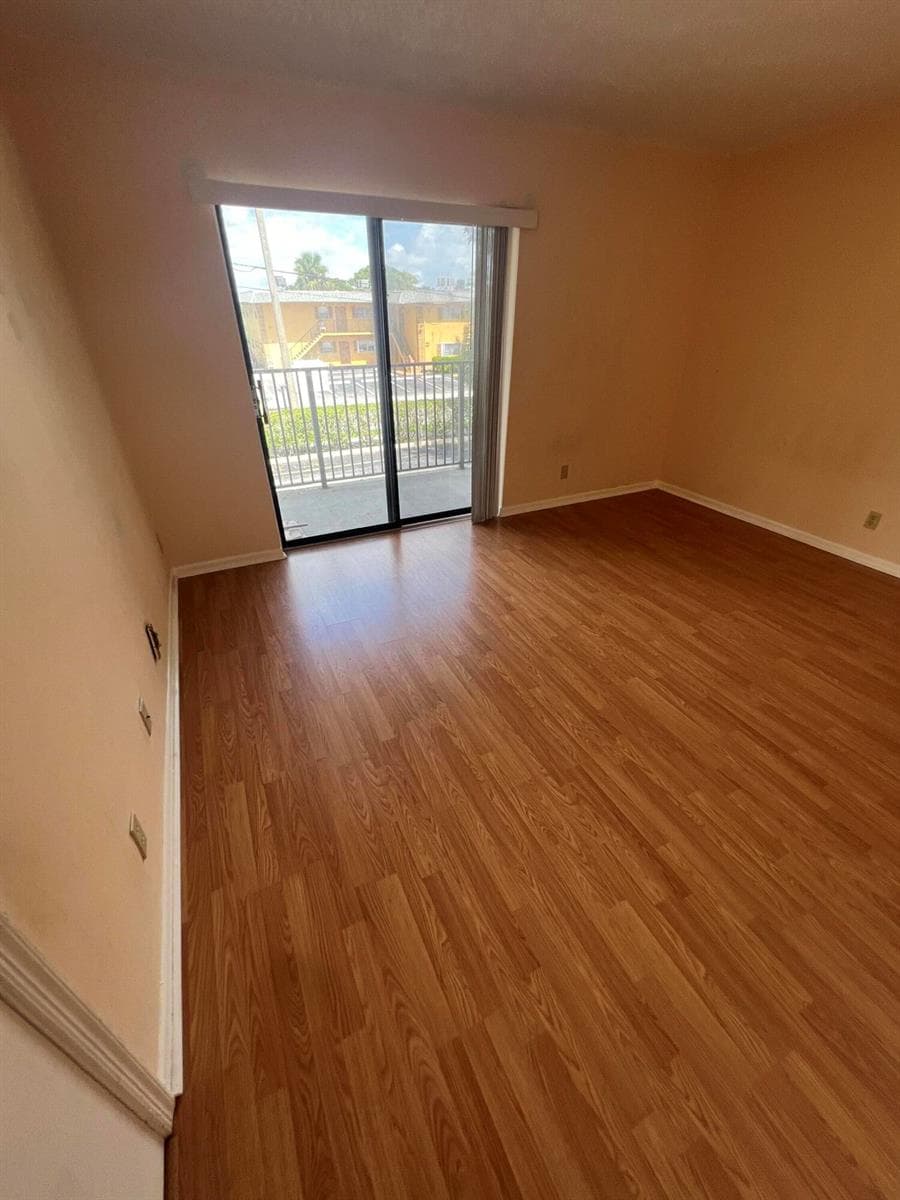 960 NW 45th Street B-6 photo 5