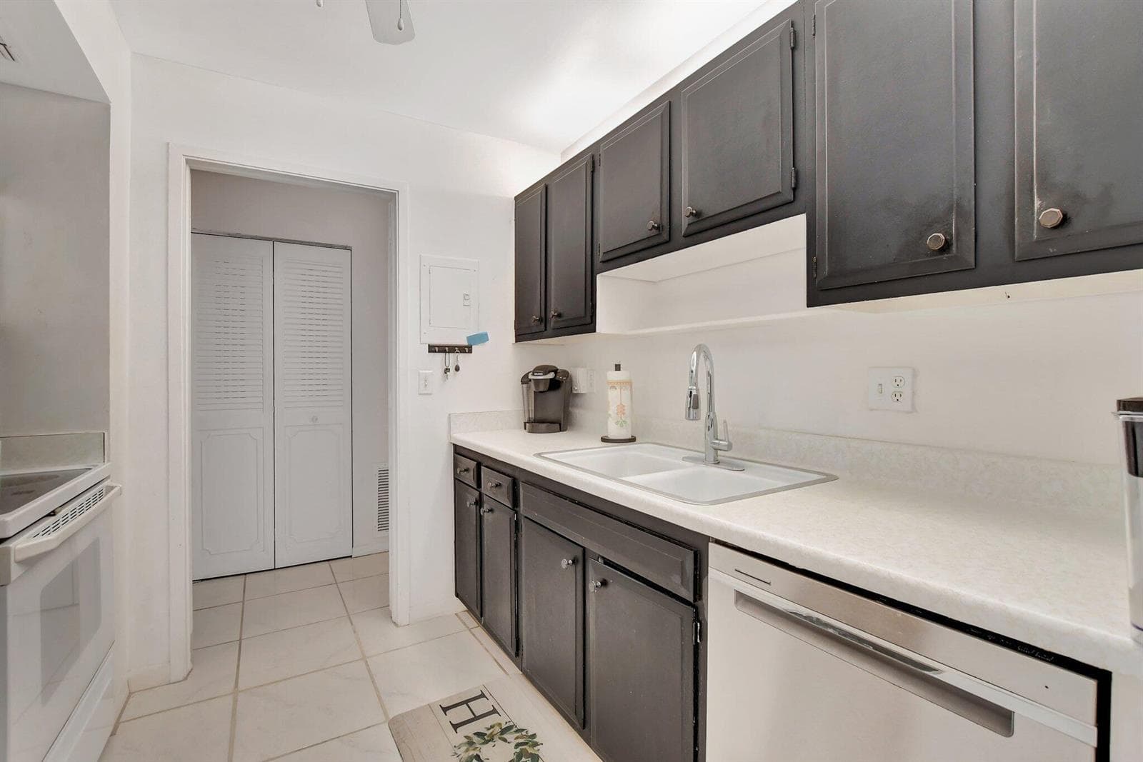2121 N Ocean Boulevard 1406w photo 9