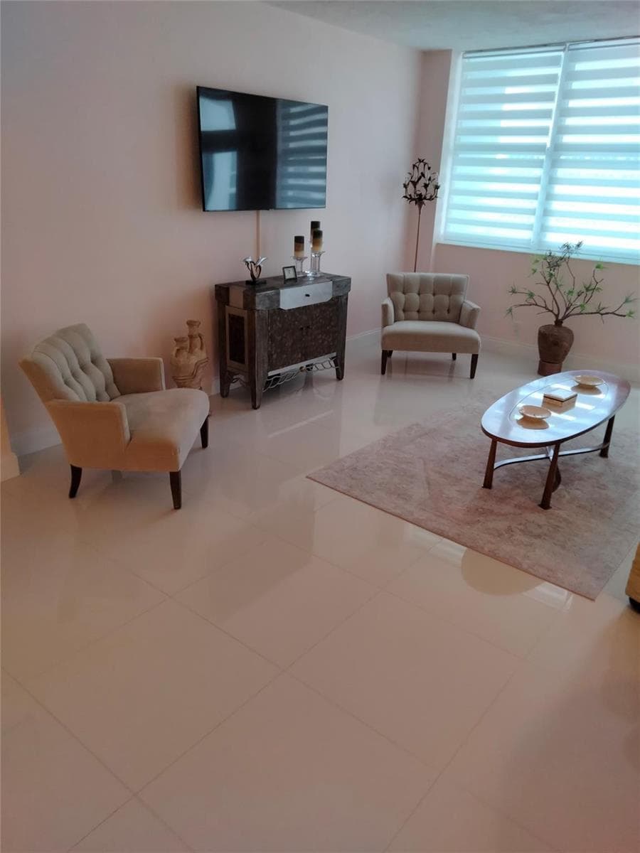 4250 Galt Ocean Drive 10k photo 2