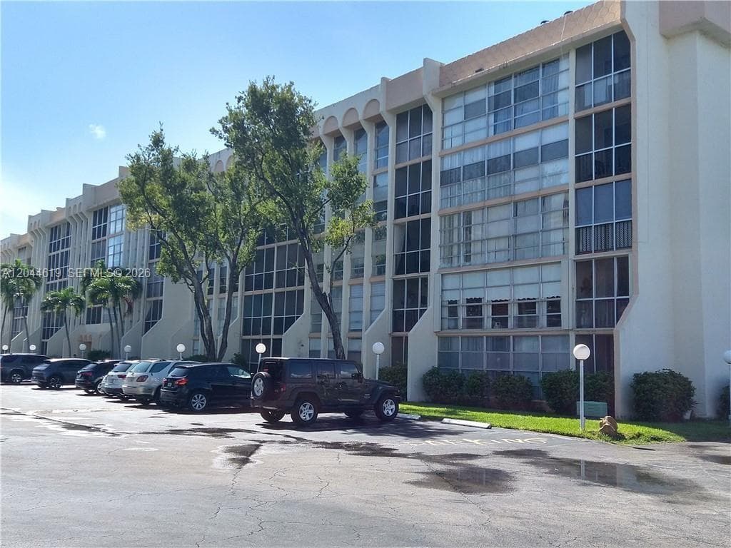 601 Three Islands Blvd 517 photo 2