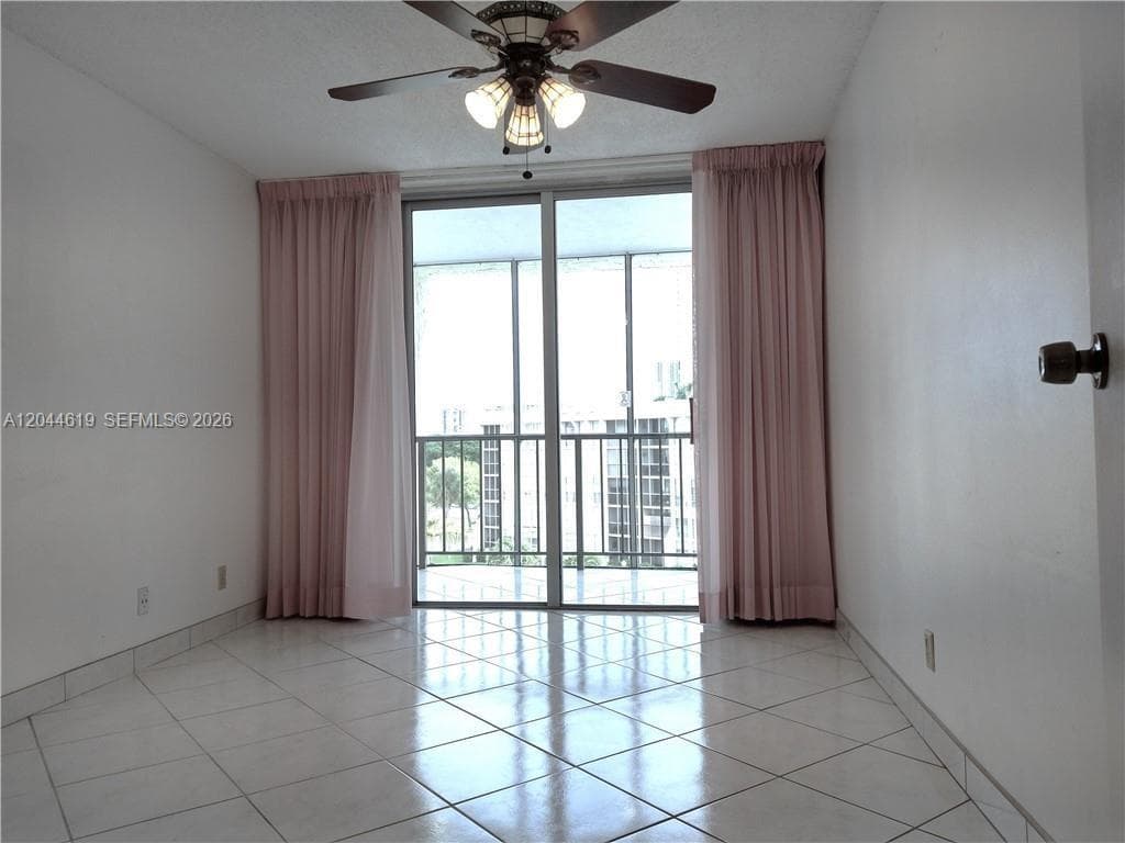 601 Three Islands Blvd 517 photo 22