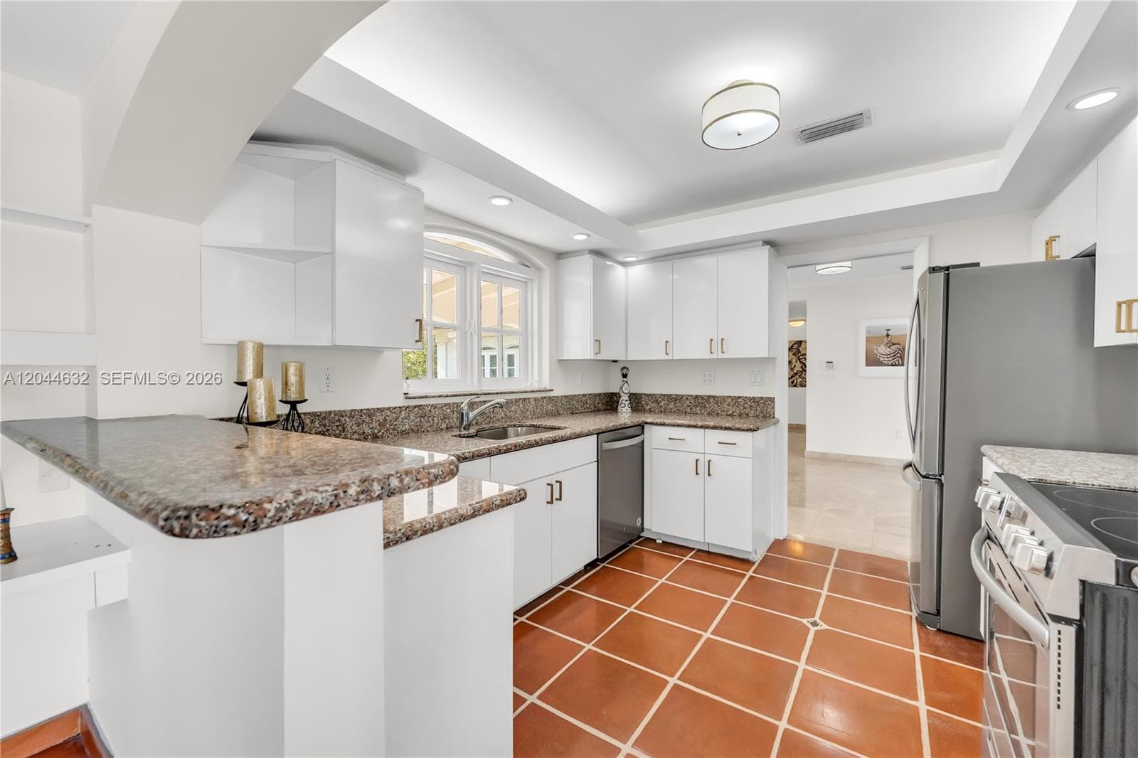 7500 W Treasure Dr photo 13
