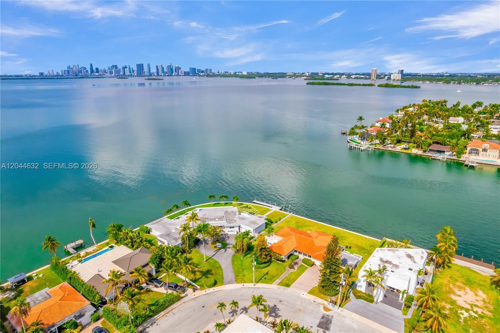 7500 W Treasure Dr photo 1