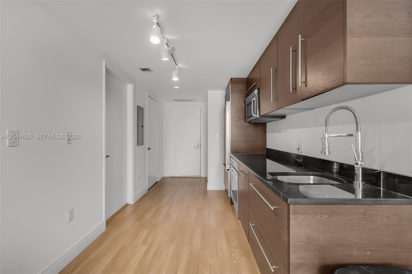 475 Brickell Ave 2508 photo 2