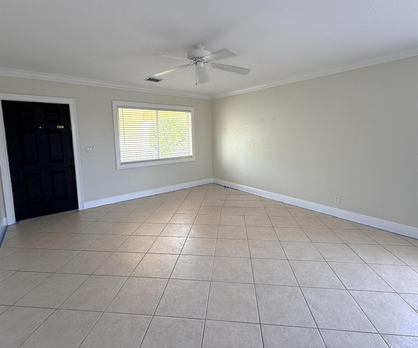 735 Hummingbird Way 201 photo 3