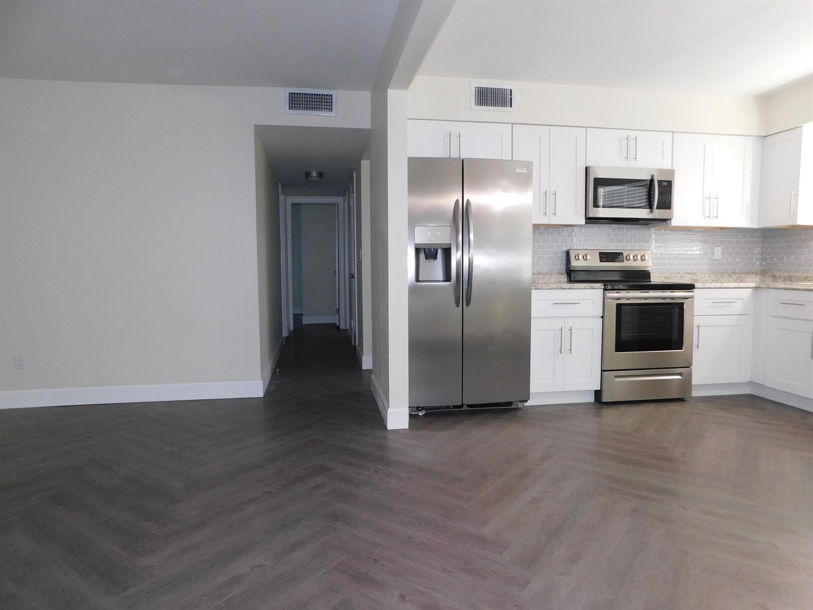 741 Hummingbird Way 2 photo 6