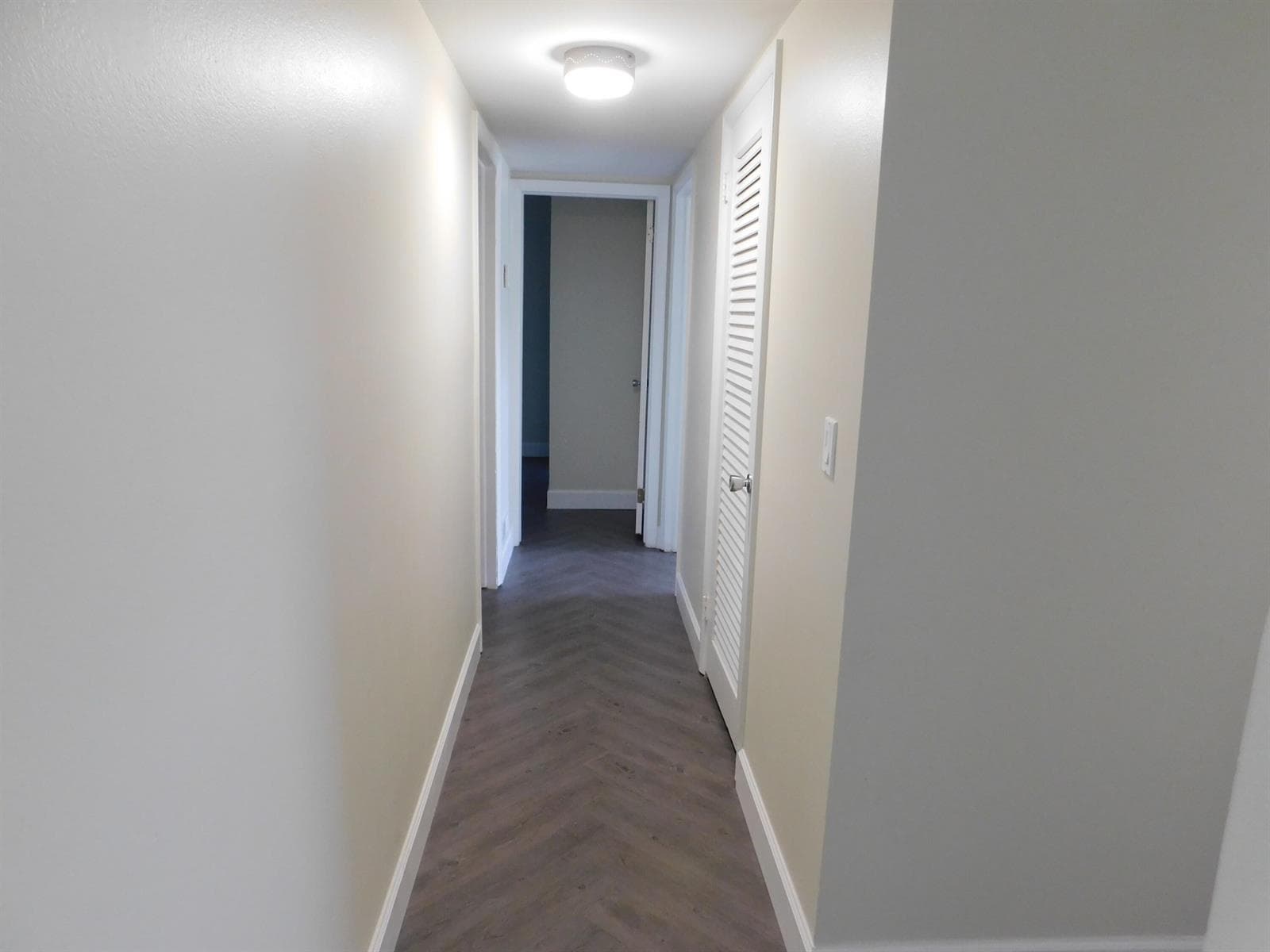 741 Hummingbird Way 2 photo 9