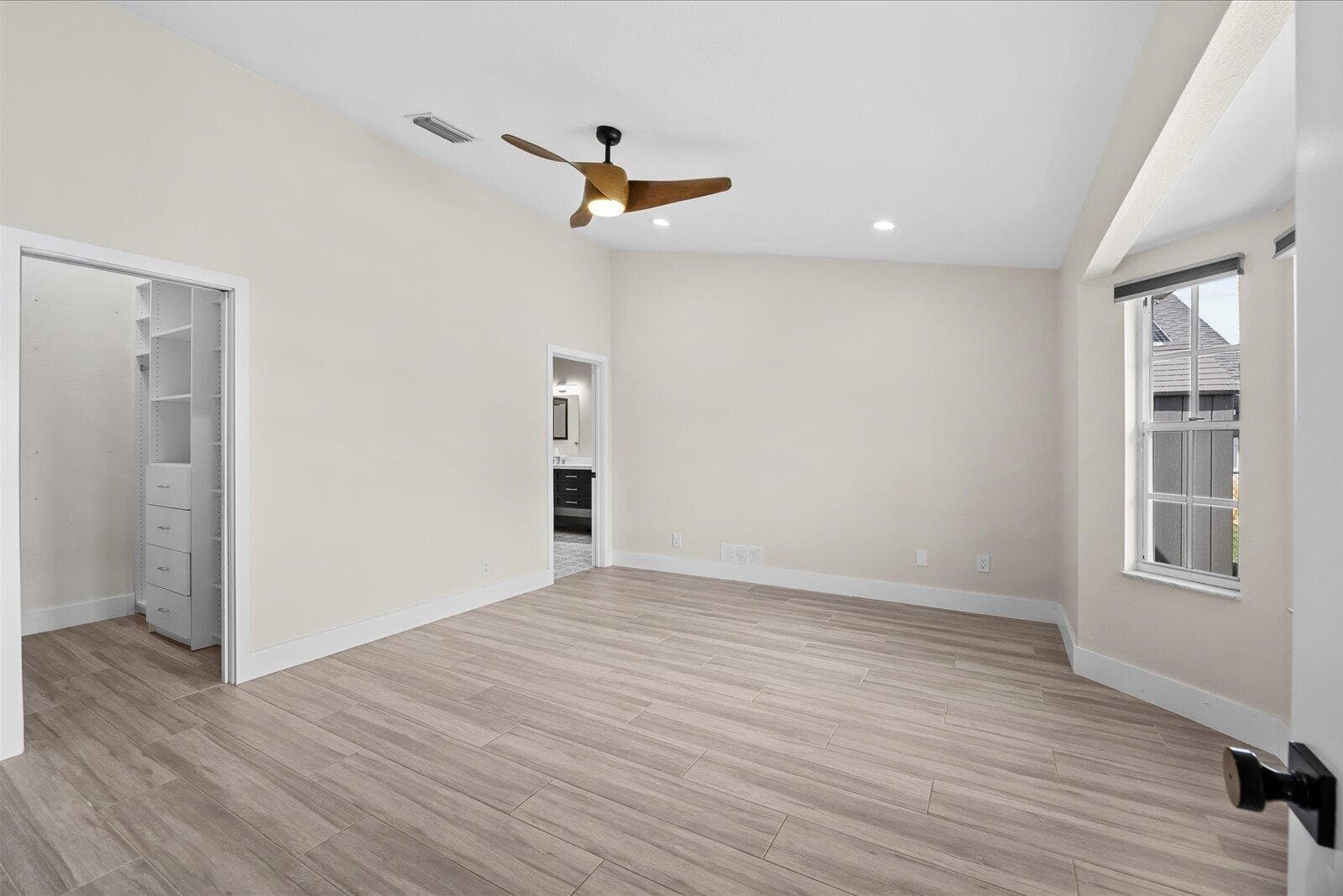 160 NE Twylite Terrace photo 13