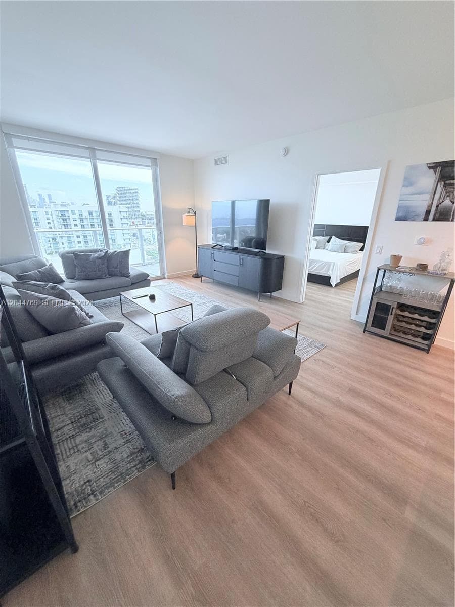 4250 Biscayne Blvd 1617 photo 8