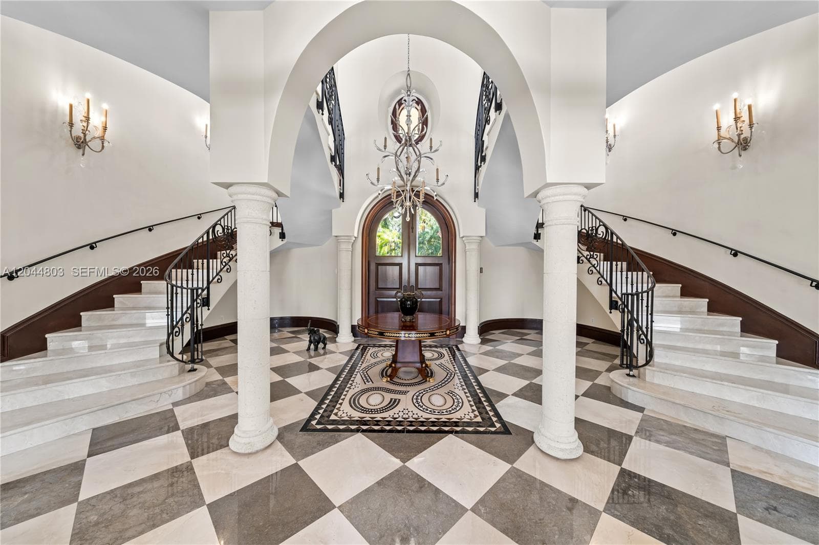 150 Edgewater Dr photo 4