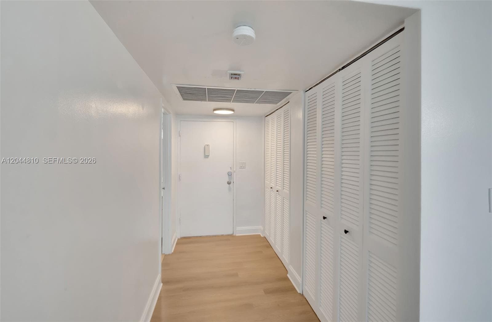 5401 Collins Ave 928 photo 17