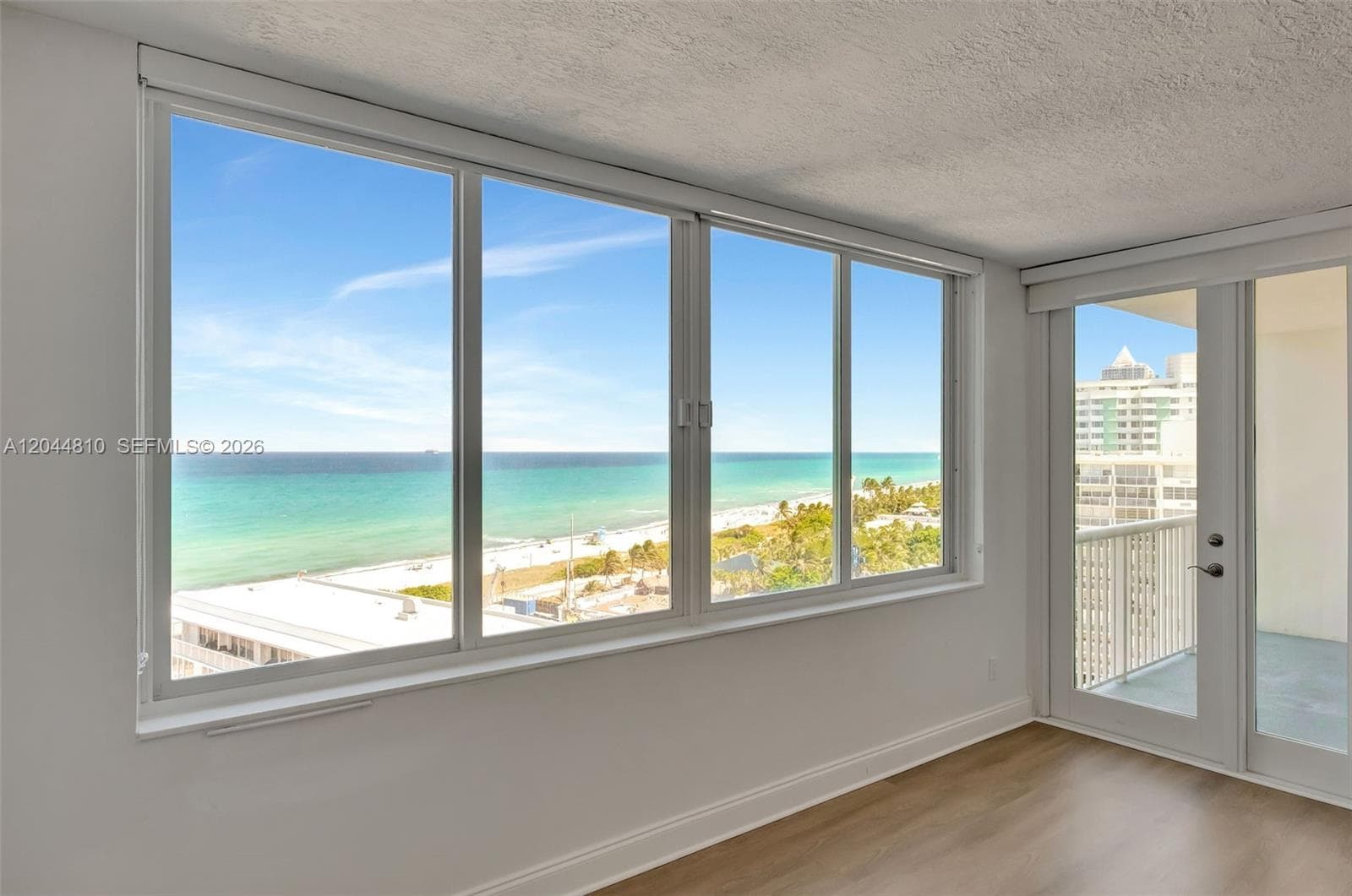 5401 Collins Ave 928 photo 5