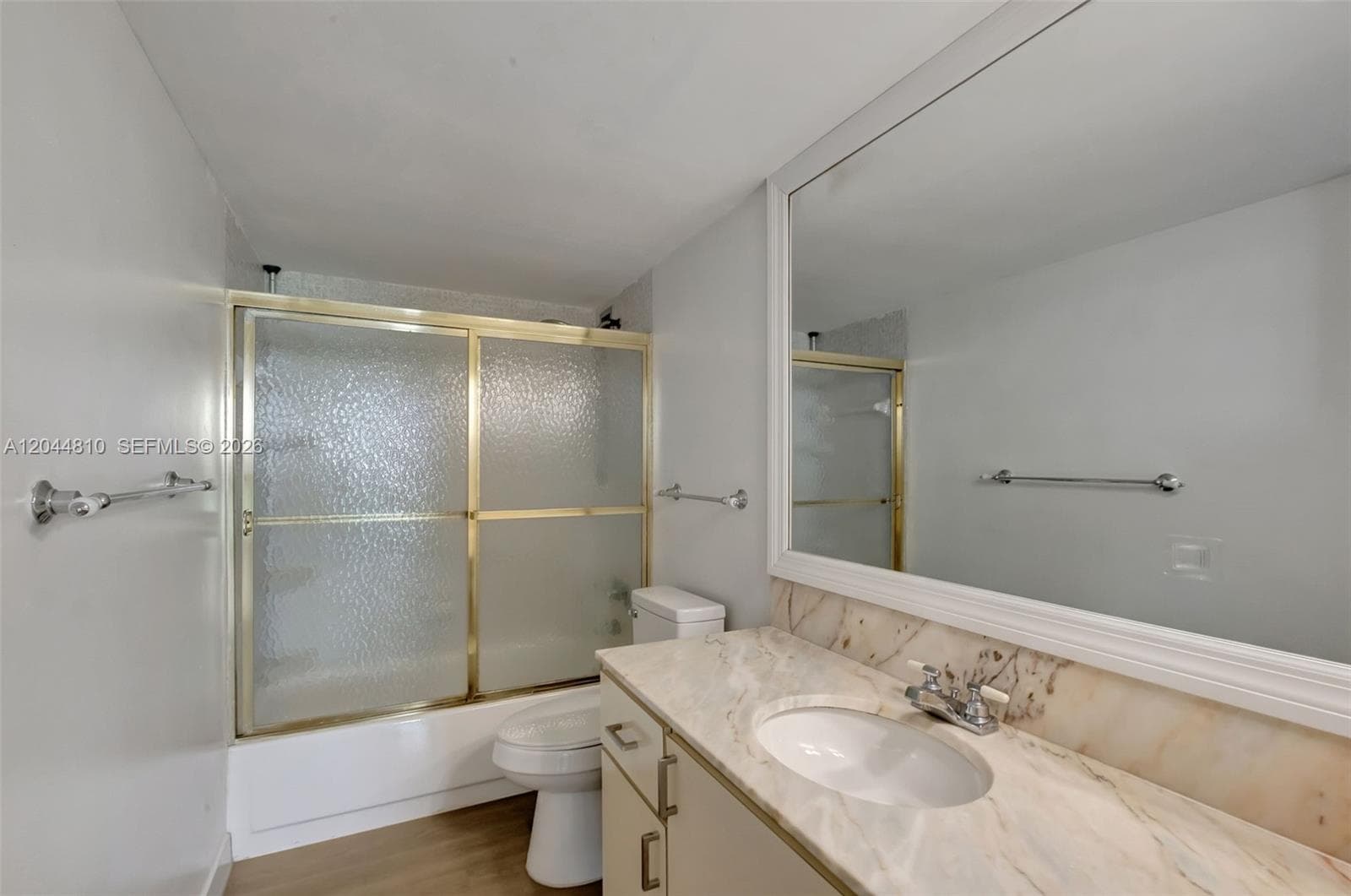 5401 Collins Ave 928 photo 10