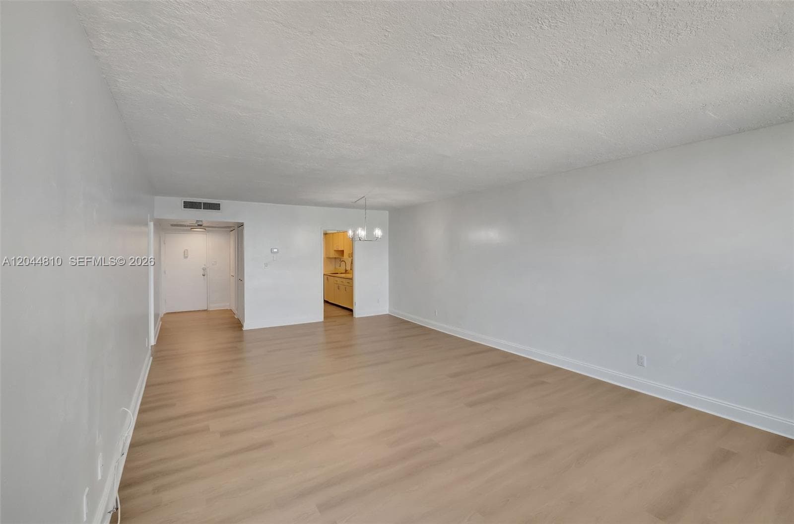 5401 Collins Ave 928 photo 19