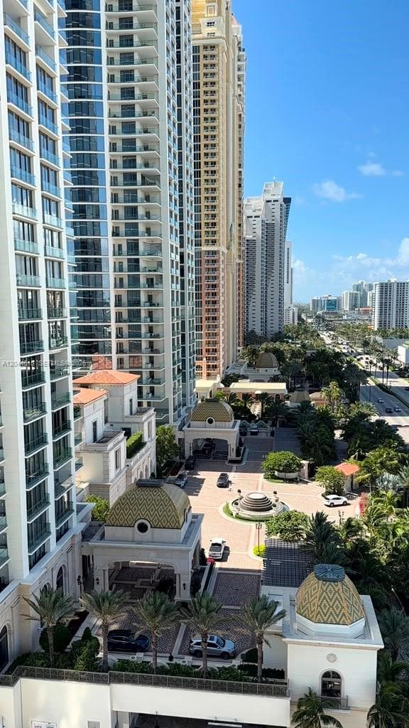 18001 Collins Ave 1118 photo 7