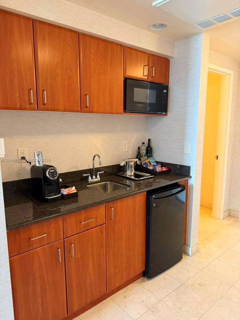 18001 Collins Ave 1118 photo 3