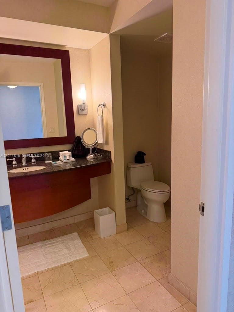 18001 Collins Ave 1118 photo 4