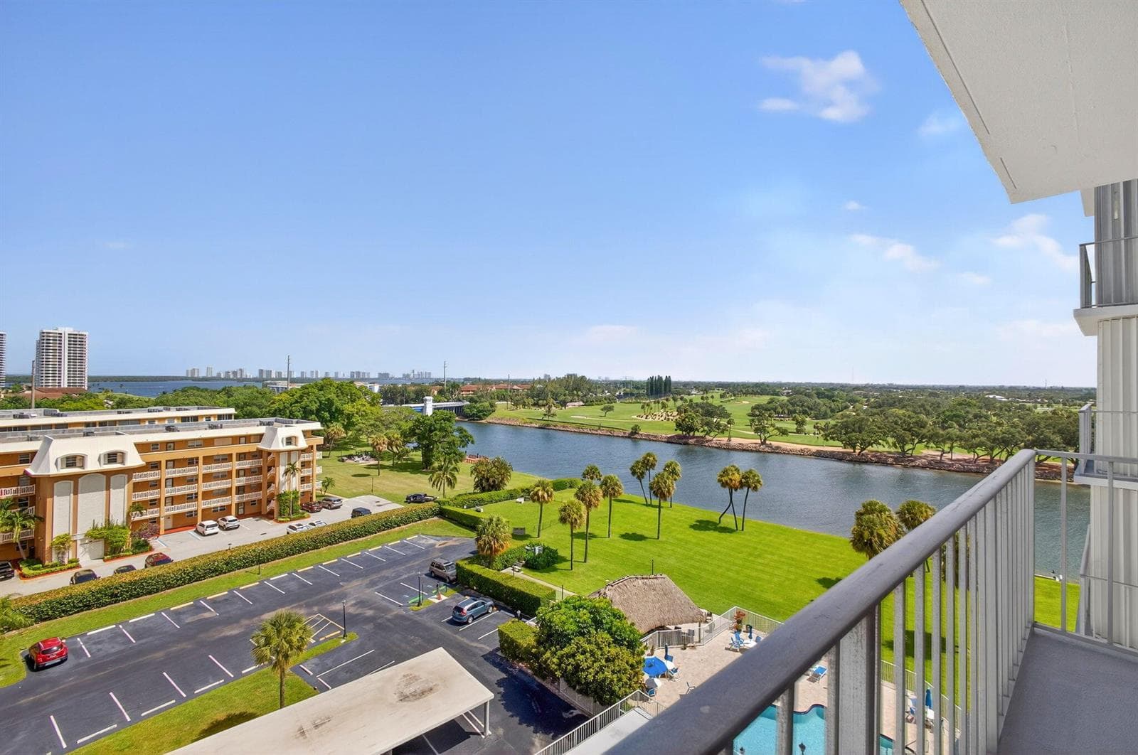 336 Golfview Road 905 photo 4