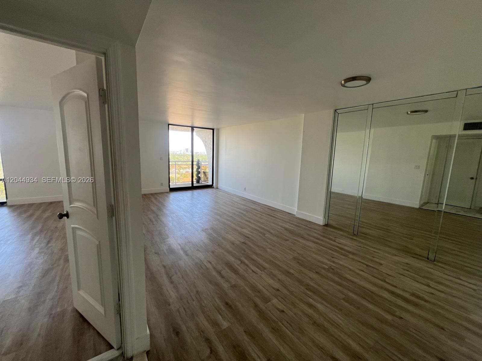 1600 S Ocean Dr 18C photo 2