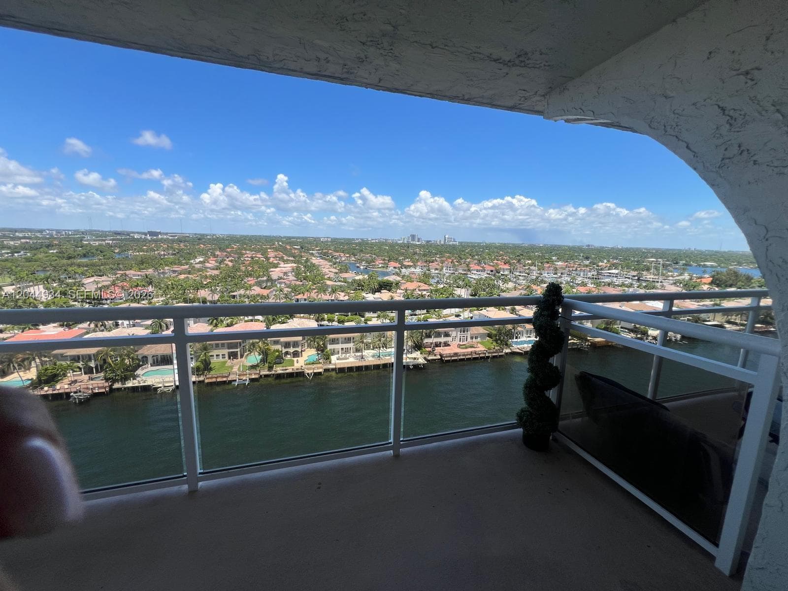 1600 S Ocean Dr 18C photo 4