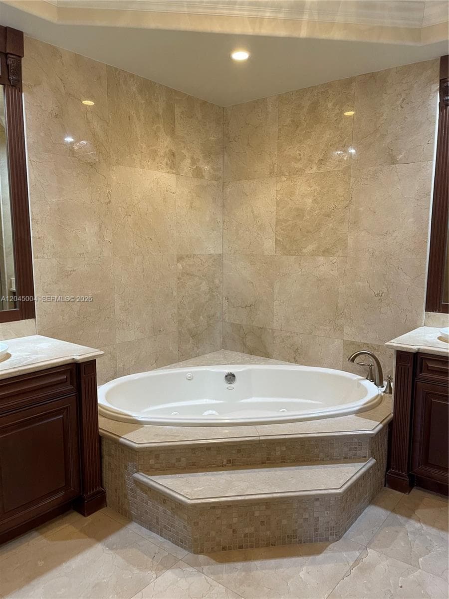 6230 Paradise Point Dr 6230 photo 17