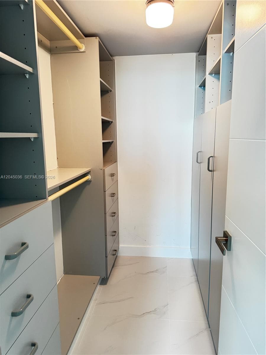 800 Claughton Island Dr 502 photo 17