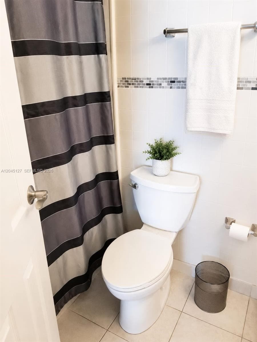 851 Three Islands Blvd 520 photo 14