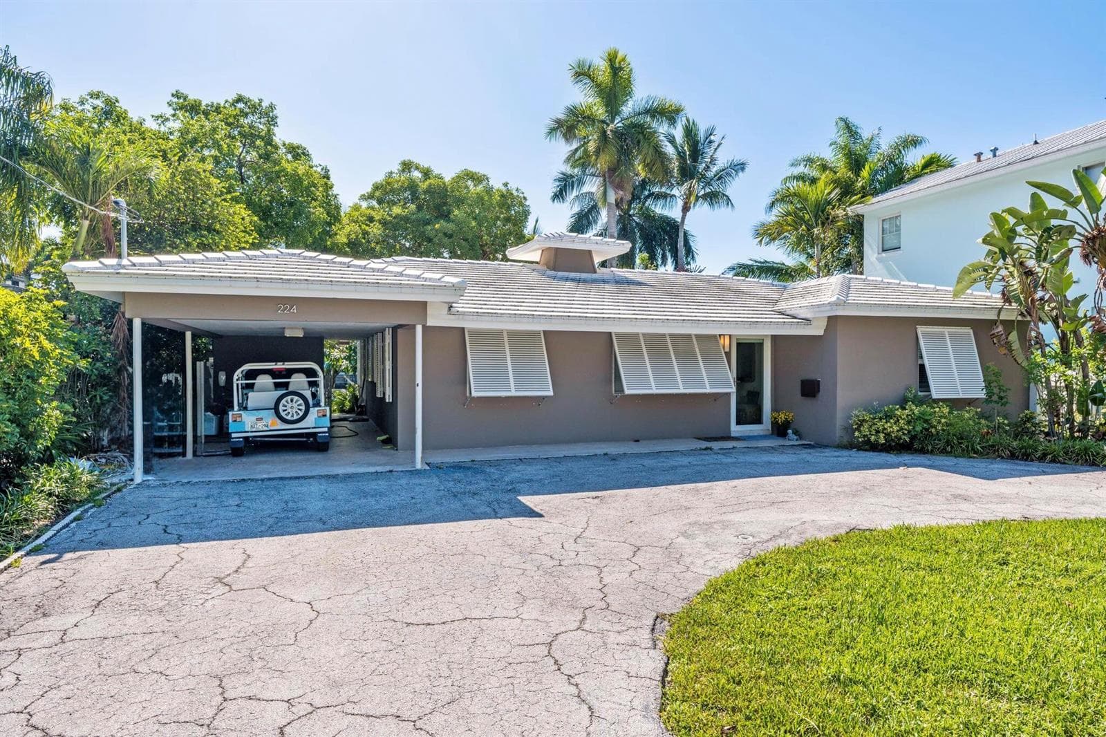 224 N Gordon Road photo 2