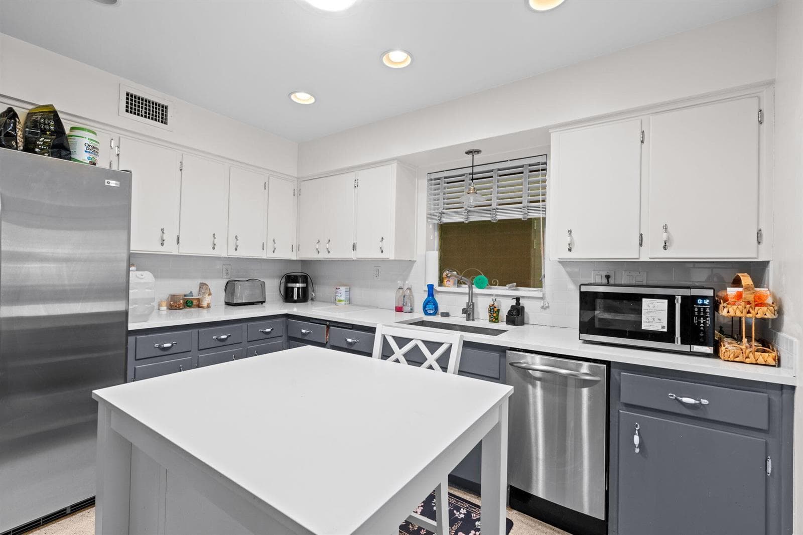 224 N Gordon Road photo 17