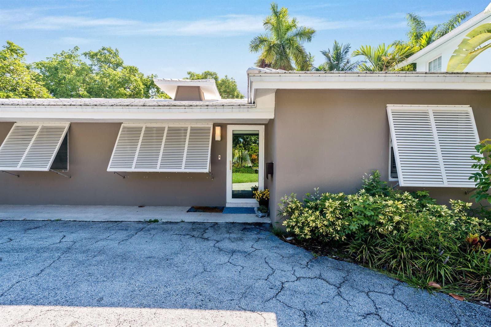 224 N Gordon Road photo 7