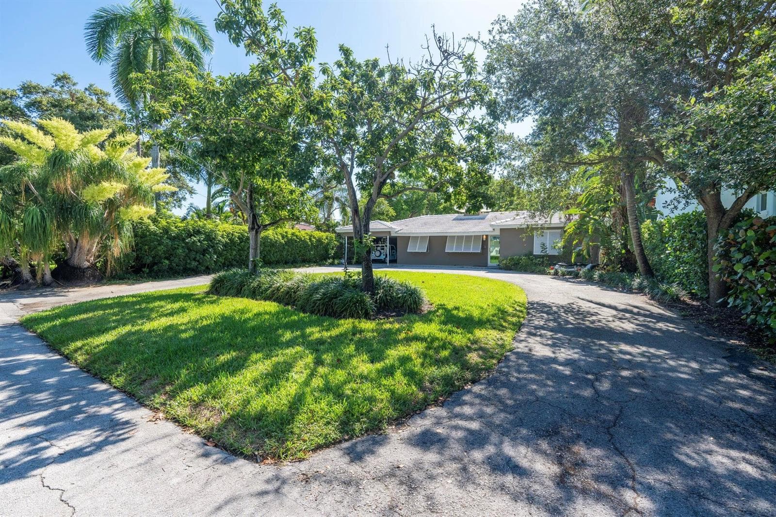 224 N Gordon Road photo 4