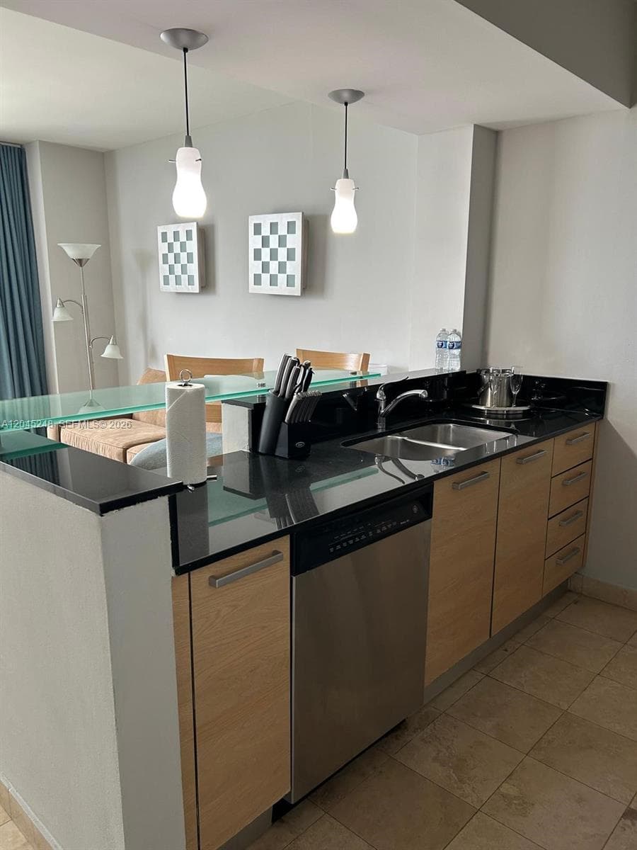 18683 Collins Ave 1706 photo 10