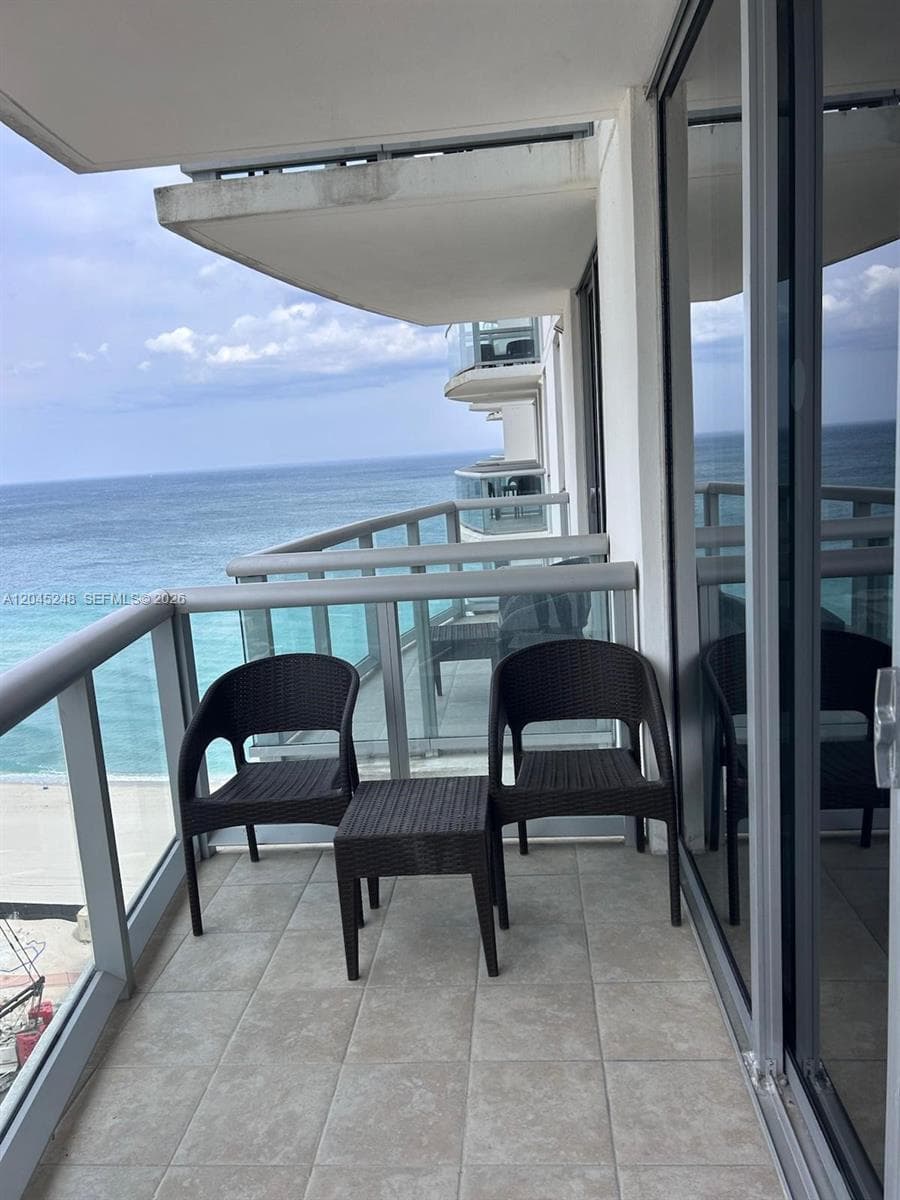 18683 Collins Ave 1706 photo 8