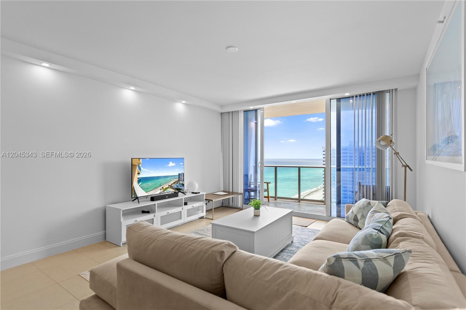 2501 S Ocean Dr 1614 photo 3