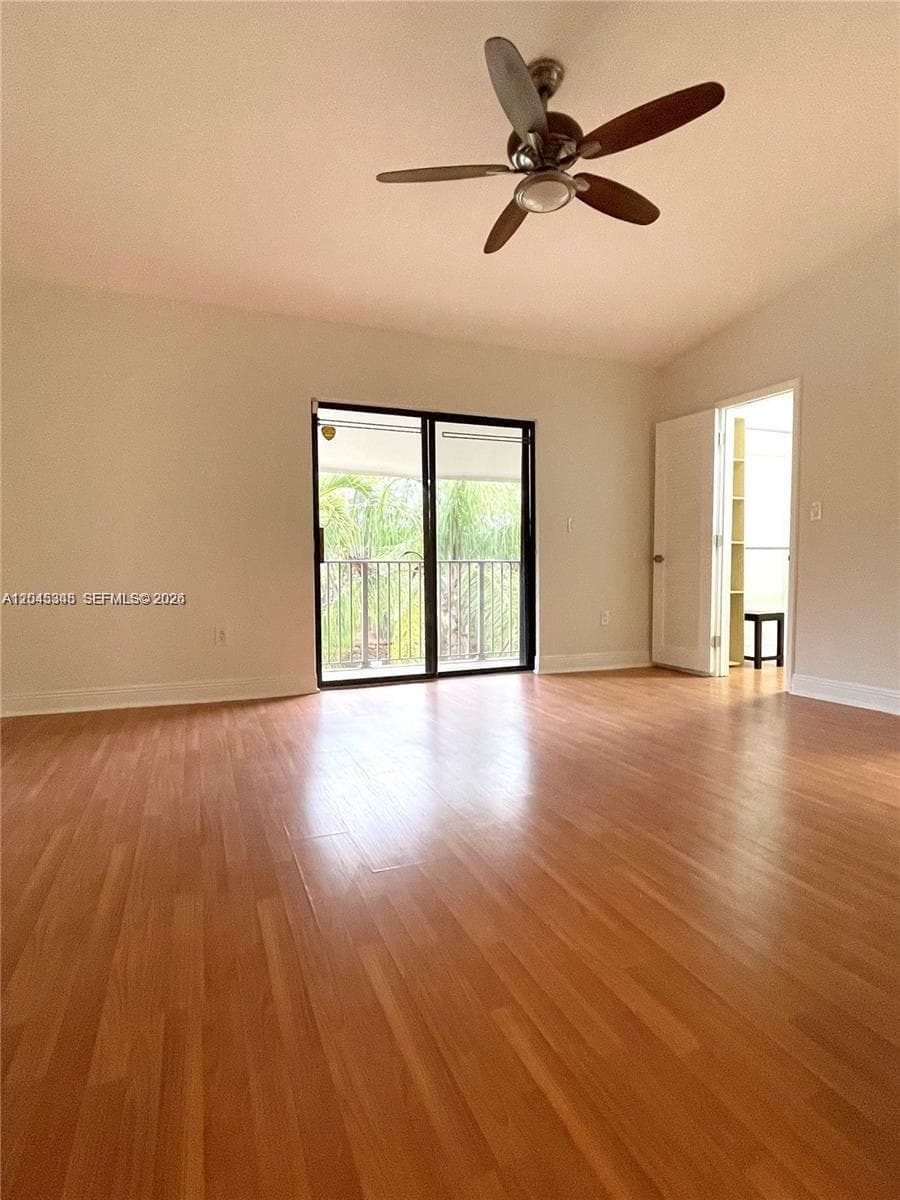 3756 NE 166th St 112 photo 17