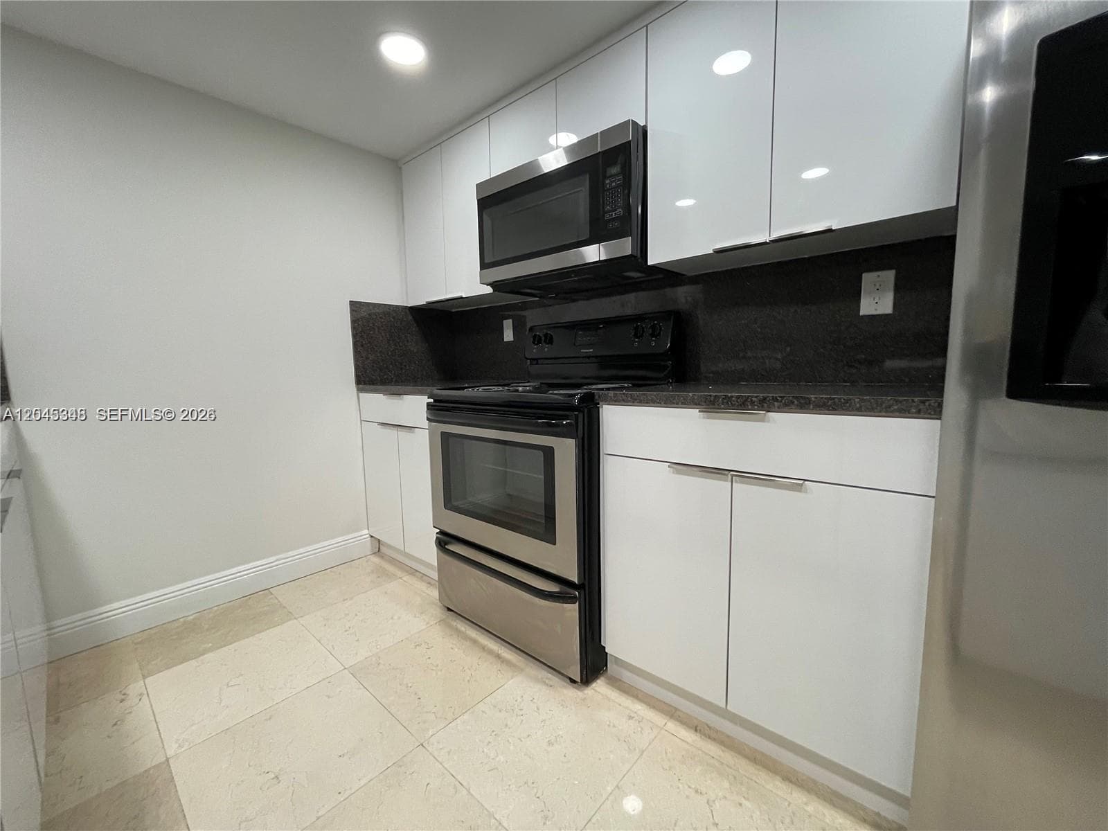 3756 NE 166th St 112 photo 12