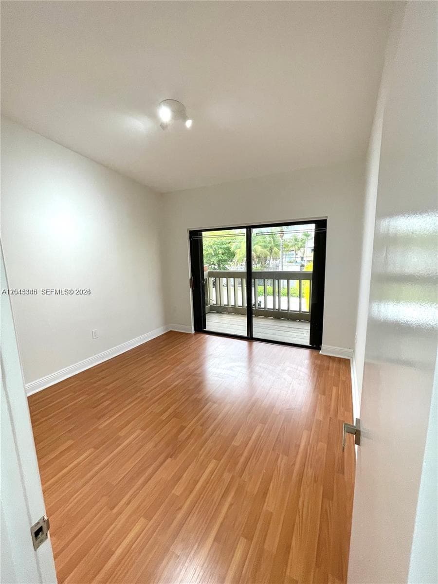 3756 NE 166th St 112 photo 20