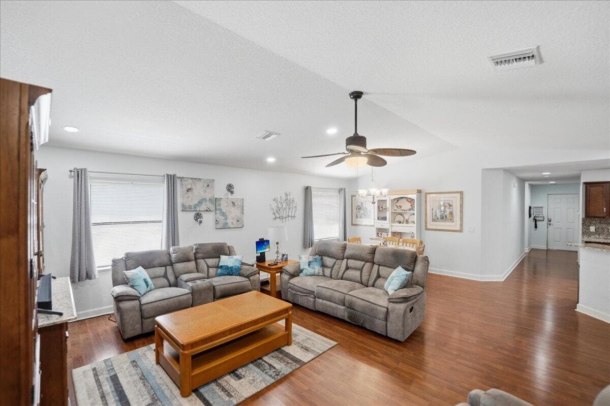 130 Mediterranean Boulevard N photo 12