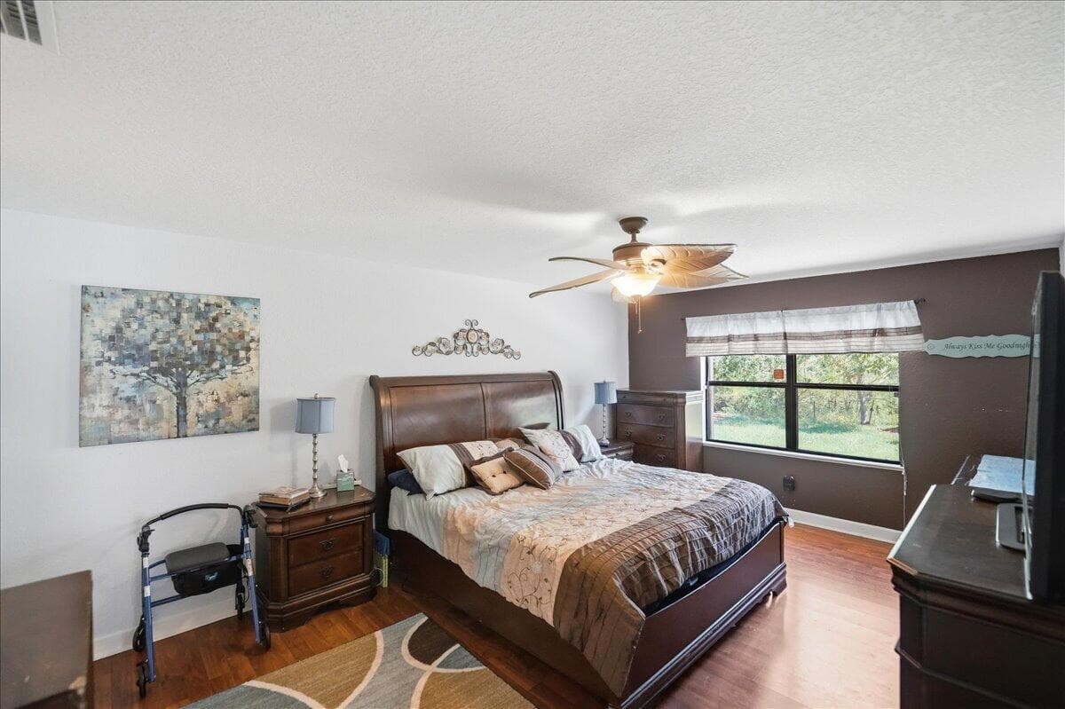 130 Mediterranean Boulevard N photo 14