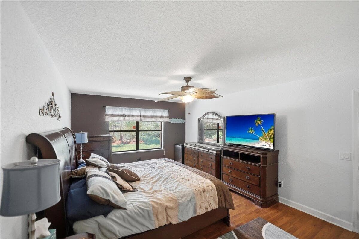 130 Mediterranean Boulevard N photo 15