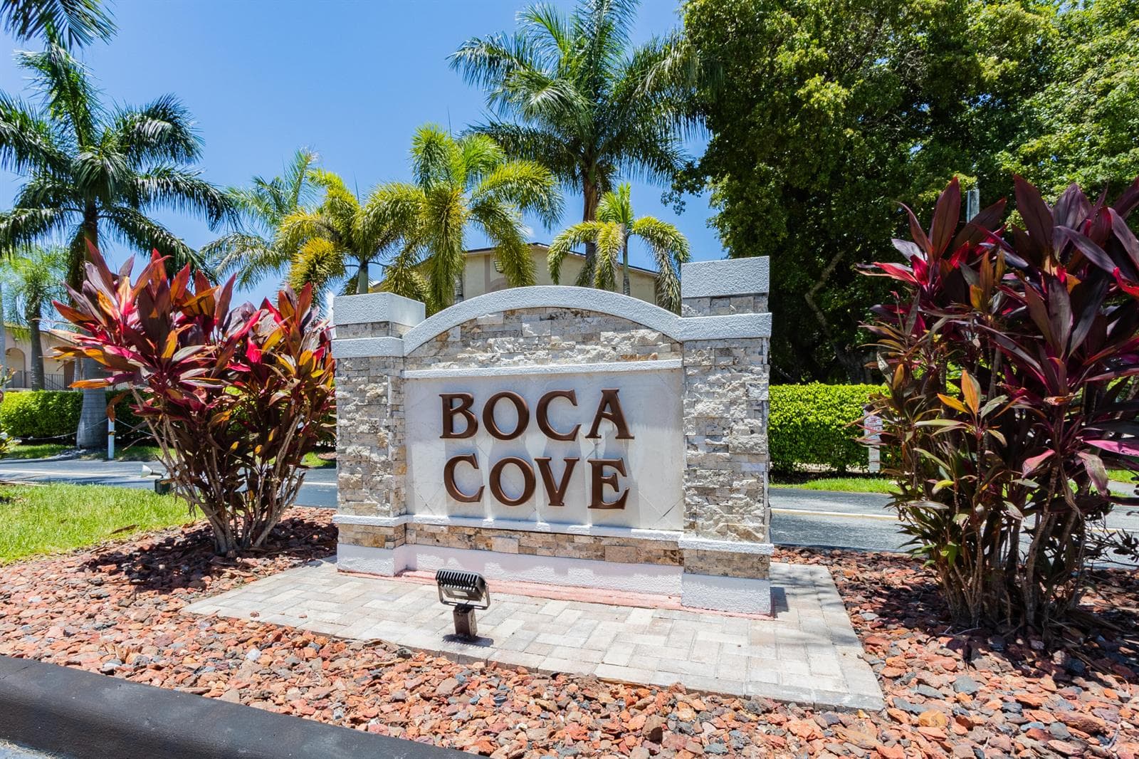 9449 Boca Cove Circle 911 photo 22