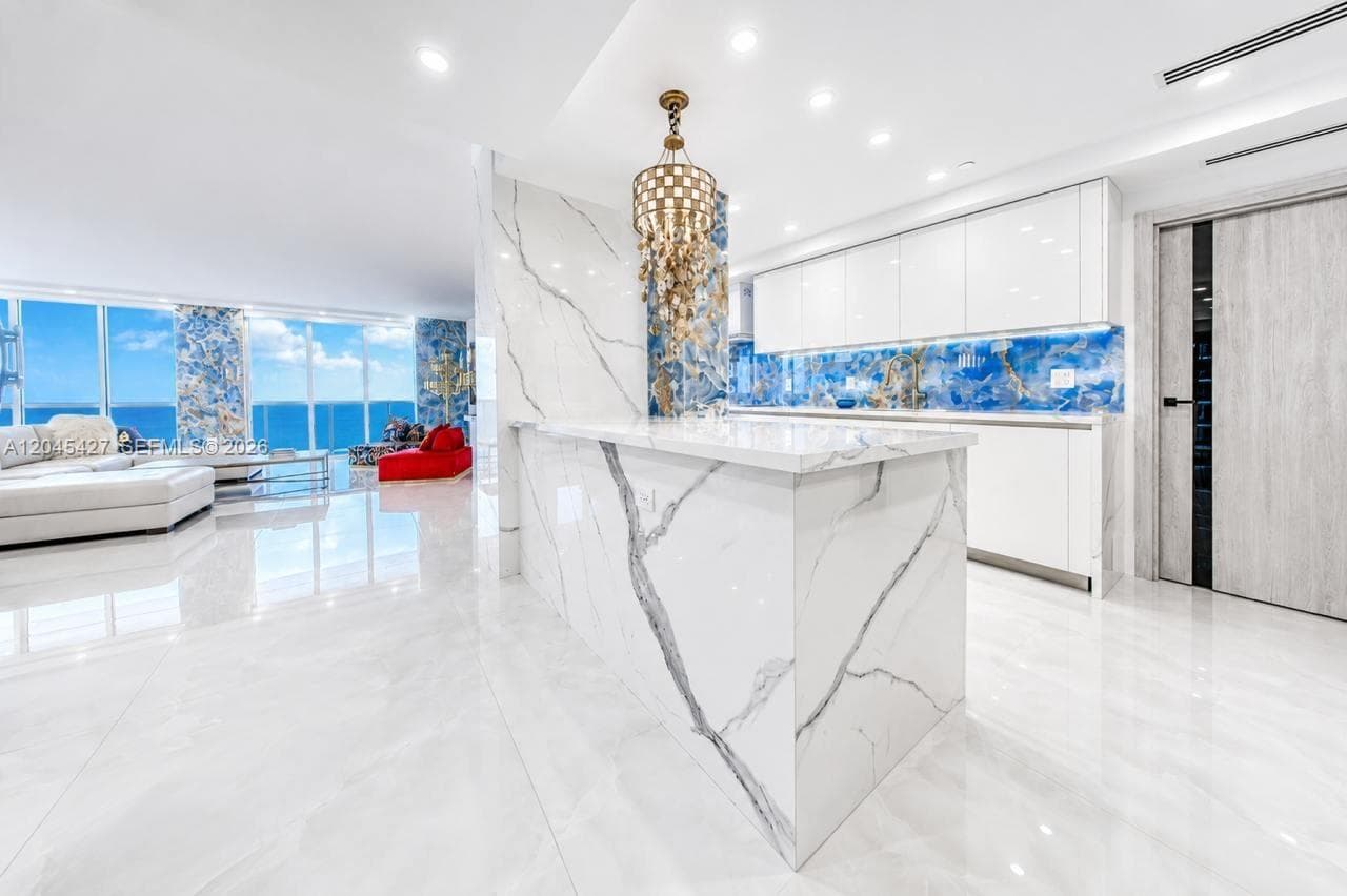 1800 S Ocean Dr 3601 photo 2