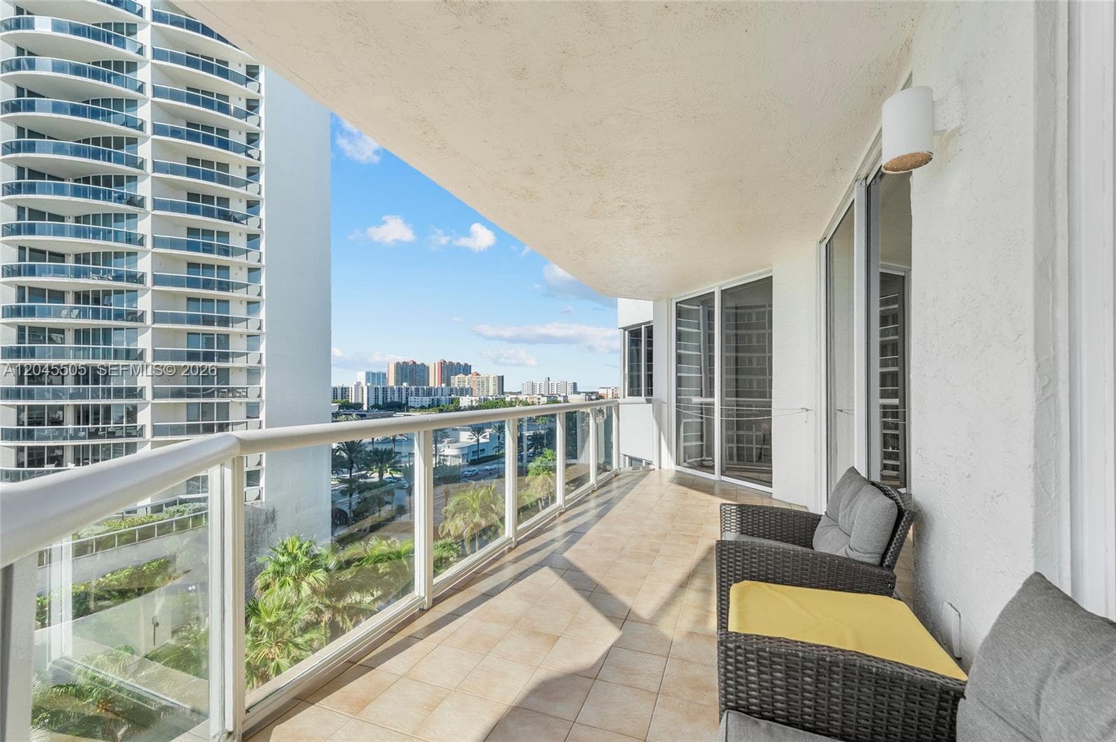 17275 Collins Ave 804 photo 4