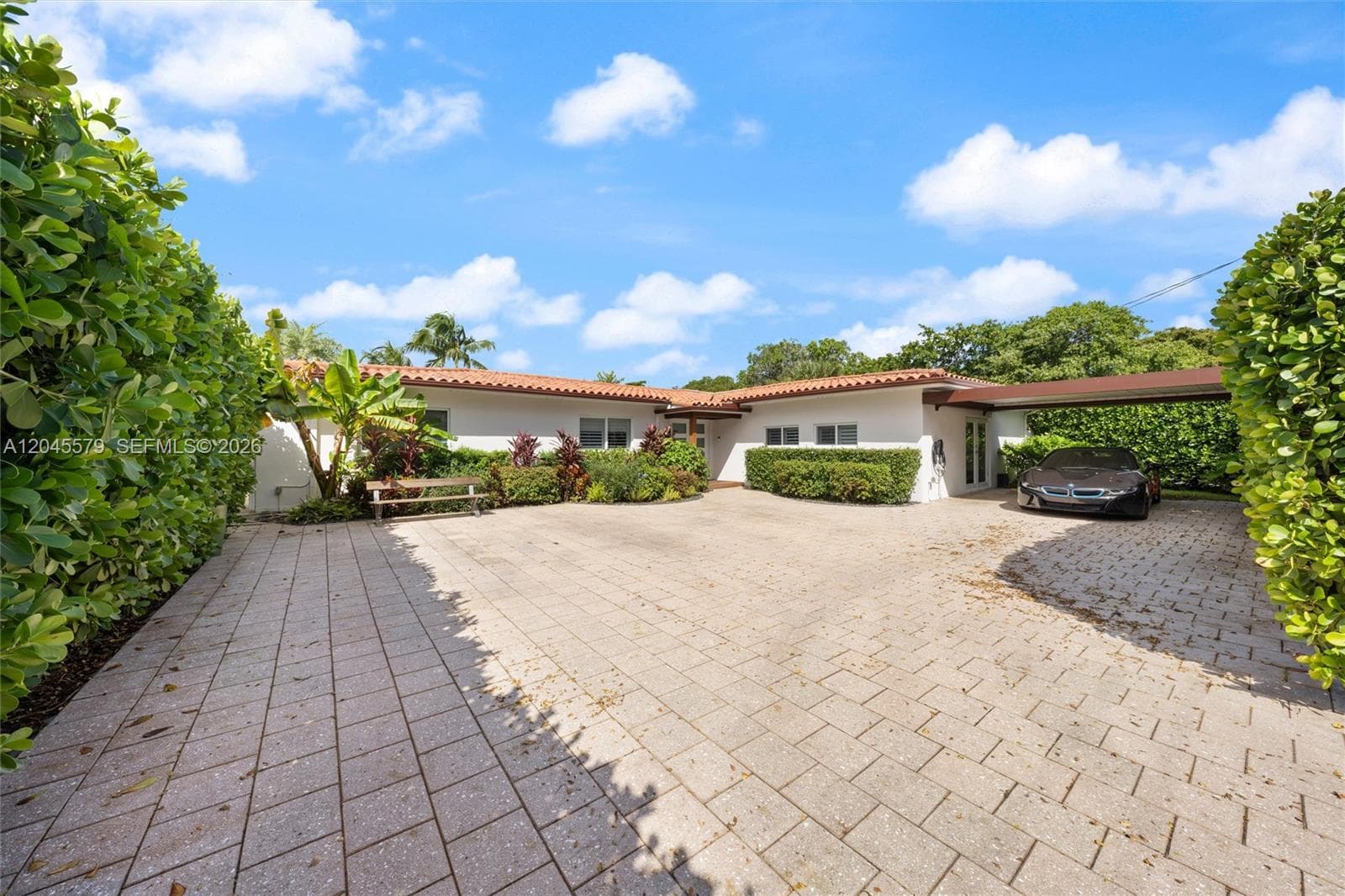12944 Banyan Rd photo 2