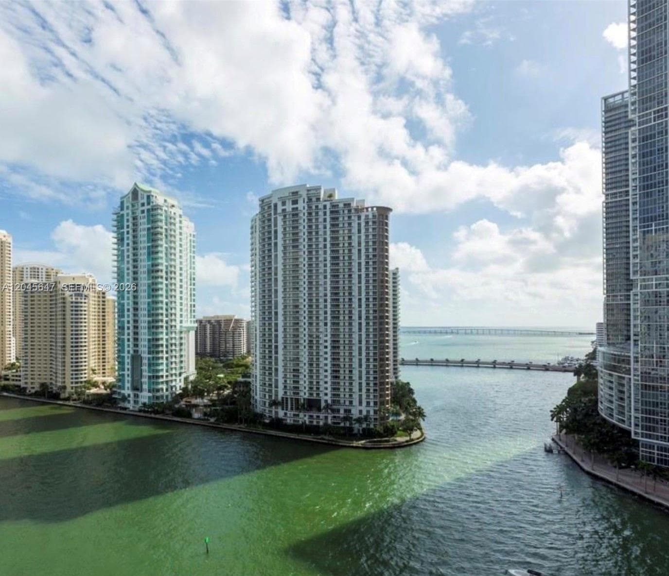 300 S Biscayne Blvd T-2302 photo 4