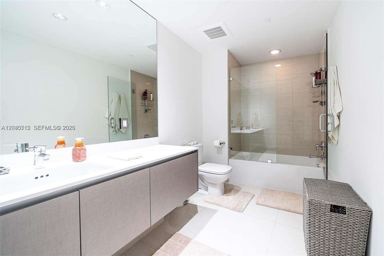 3300 NE 188th St 710 photo 14
