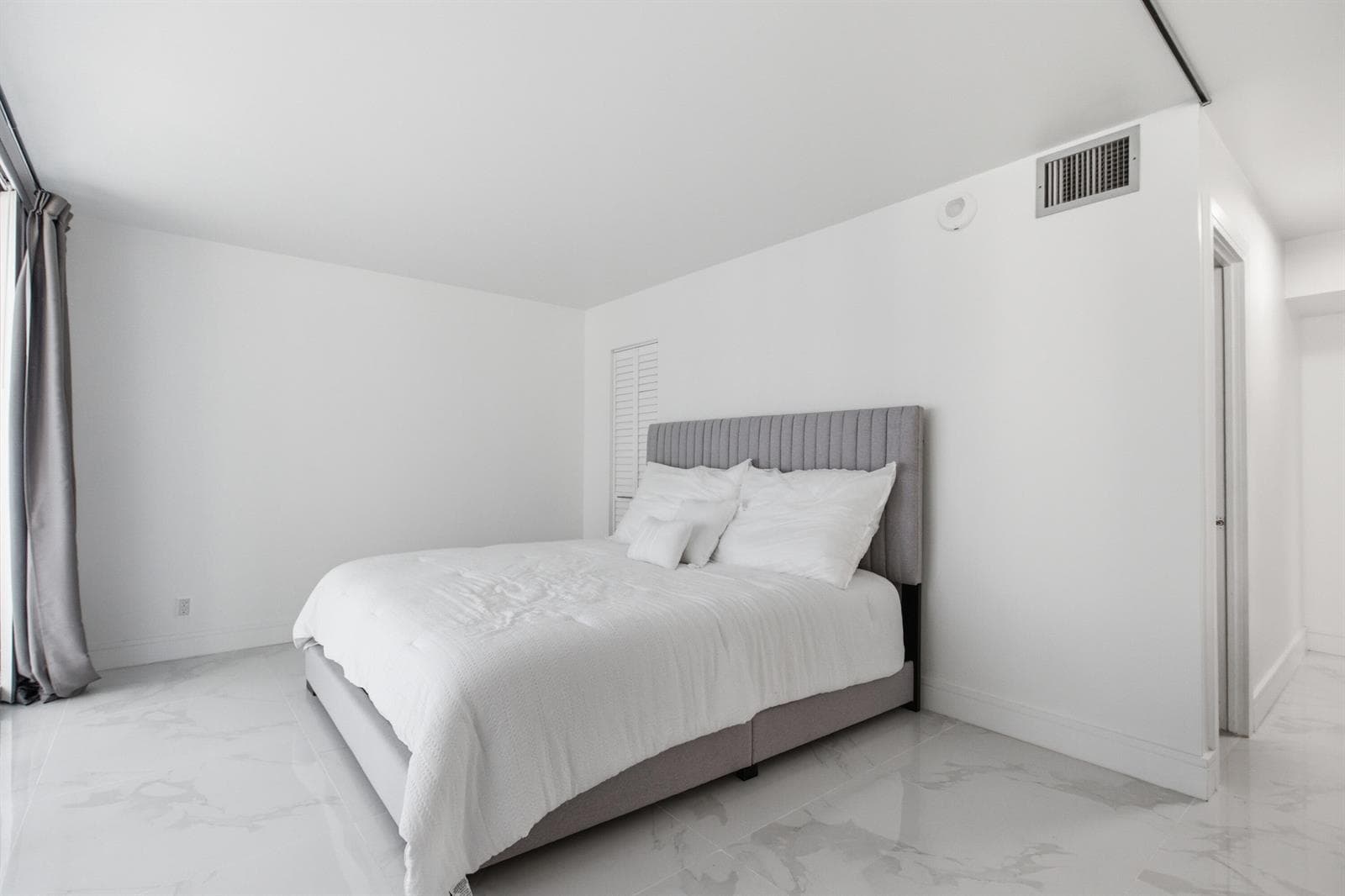 2101 S Ocean Drive 1507 photo 15