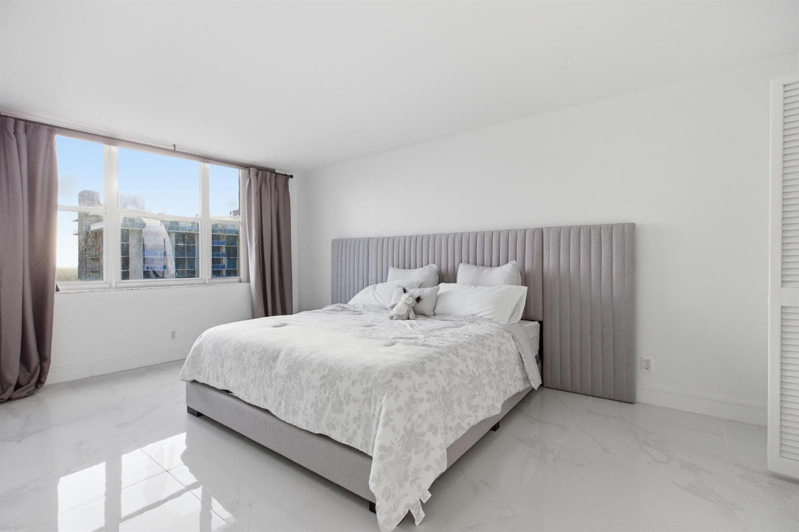 2101 S Ocean Drive 1507 photo 19