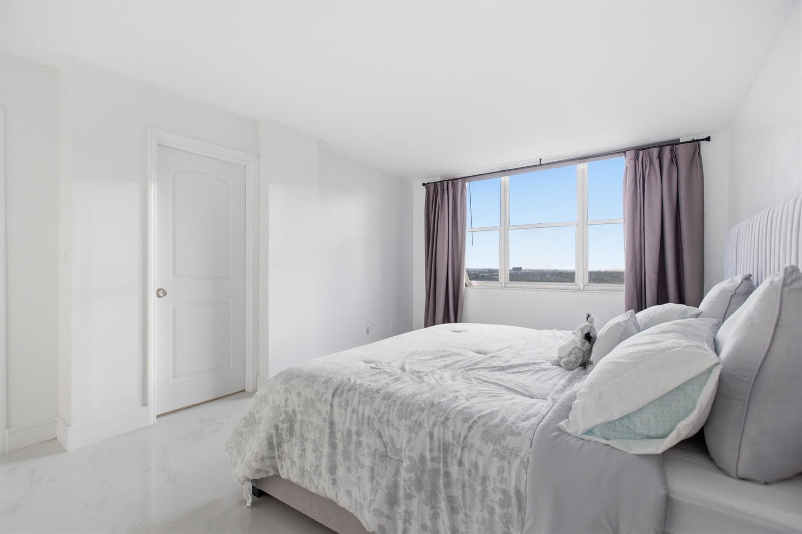 2101 S Ocean Drive 1507 photo 21